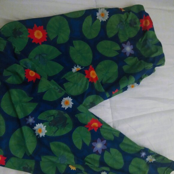 Lily pad and frog leggings 2xl - Picture 1 of 5